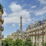 Champ De Mars & Eiffel Tower -1Br - Paris Vacation Rentals